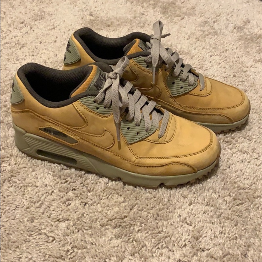 NIKE Air Max - Picture 2 of 5